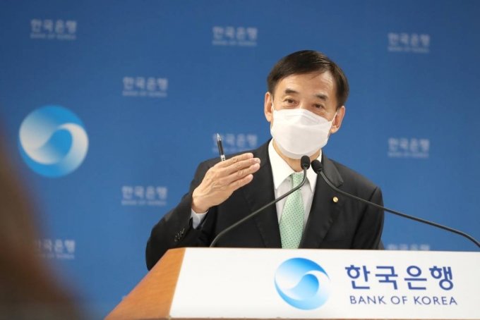 이주열 한국은행 총재가 15일 서울 중구 한국은행에서 열린 통화정책방향 기자간담회에서 발언하고 있다./사진=한국은행 제공