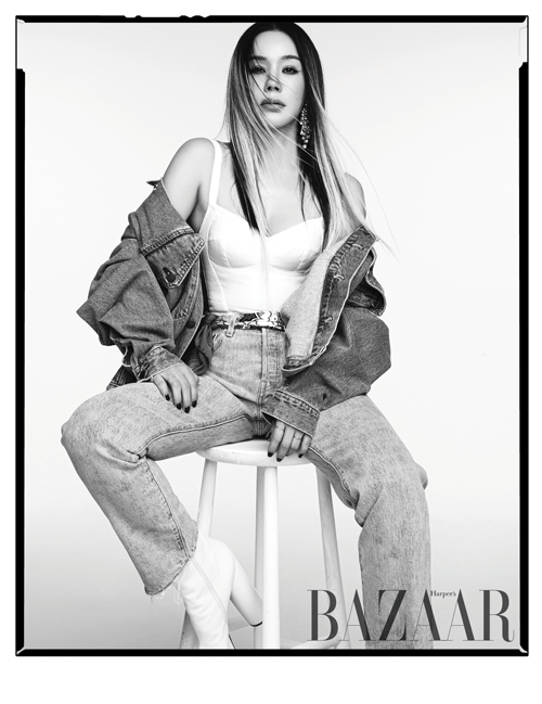 가수 엄정화/사진제공=하퍼스 바자 코리아 Harper's BAZAAR