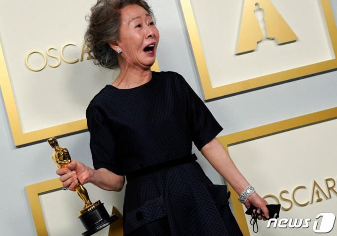  25(ð) ĶϾ ν Ͼ ̼ǿ  93ȸ ī ûļ   ƮǸ  ⻵ϰ ִ.  (C) AFP=1  