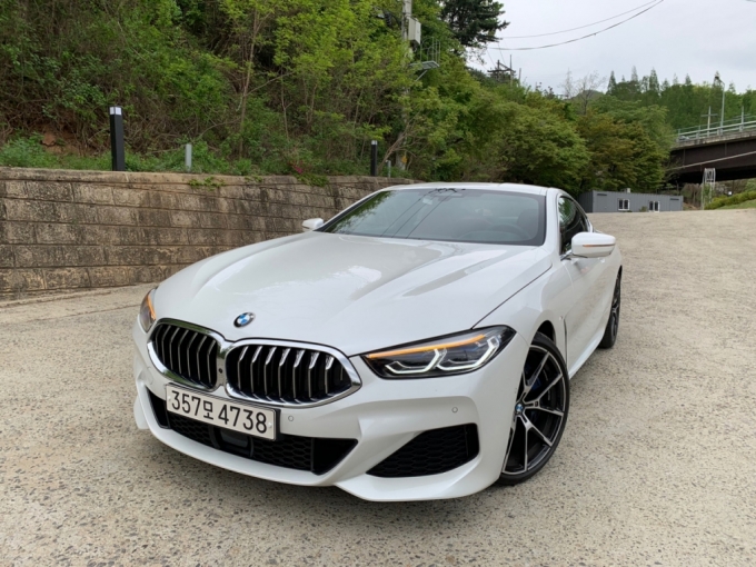 BMW 840i 전면부 /사진=이강준 기자