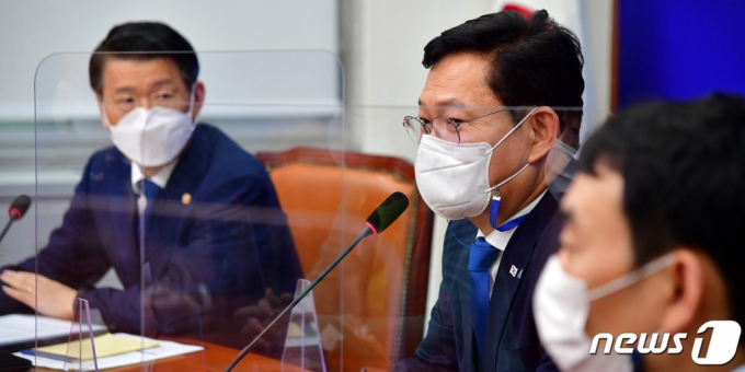 4일 국회에서 열린 더불어민주당 부동산 현황 관계부처 보고에서 송영길 대표가 모두발언을 하고 있다. /사진제공=뉴스1