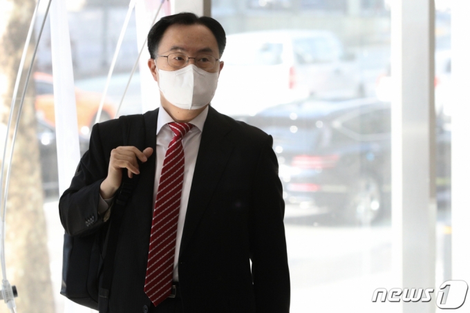 취임식 대신 현장…문승욱 