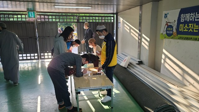 무슬림 150명 모여 축제…작년 '집단감염' 사례에 청주시 긴장 - 머니투데이 무슬림 150명 모여 축제…작년 '집단감염' 사례에 청주시 긴장 - 머니투데이
