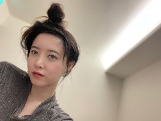 N샷] 구혜선, 헝클어진 '똥머리'… 