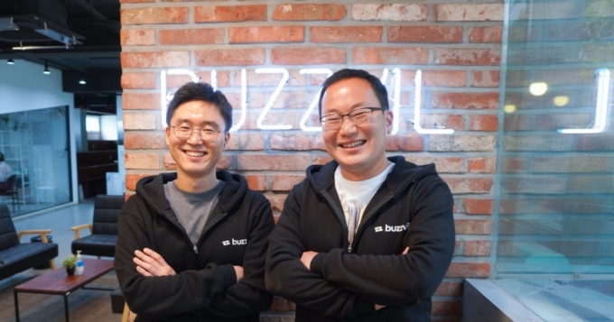 이영호(왼쪽)·이관우 버즈빌 공동대표