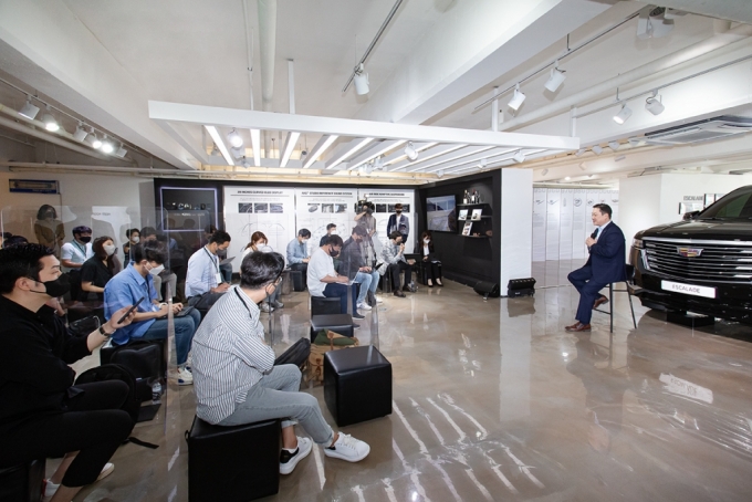 '신형 에스컬레이드' 내놓은 캐딜락 "초대형 SUV시장 게임체인저 될 것"