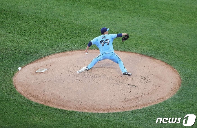 류현진은 11일(한국시간) 시카고 화이트삭스전에서 패전투수가 됐다. © AFP=뉴스1