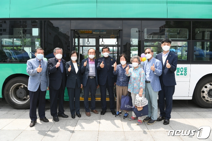 ì•ˆì‚°ì‹œ ë§Œ65ì„¸ ì´ìƒ ê¸°ì´ˆì—°ê¸ˆ ìˆ˜ê¸‰ ì–´ë¥´ì‹  ë¬´ìƒêµí†µ ì‹œëŒ€ ì—°ë‹¤ ë¨¸ë‹ˆíˆ¬ë°ì´