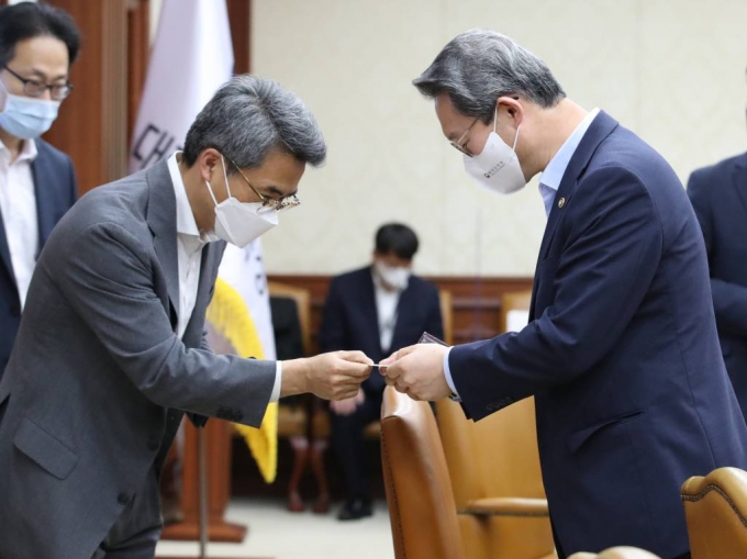 부동산투기 논란 김기표 靑비서관 "개발사업과 전혀 무관" - 머니 ...