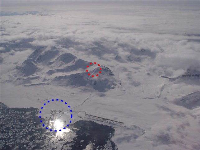 북극 디메틸황 농도변화 관측 연구 현장. 북극 노르웨이령 스발바르 제도에 위치한 니알슨 과학기지촌 (파란 점선 원)과 제플린 관측소 (빨간 점선 원). /사진=극지연구소