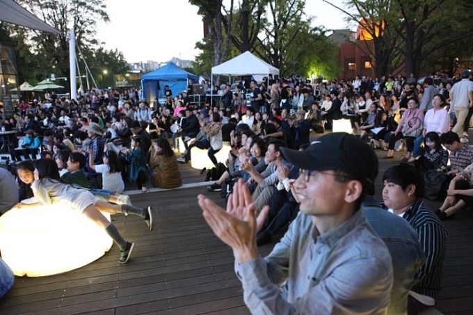 매년 대학로문화축제 기간에 열리는 머니투데이대학가요제와 인터엠배 직장인밴드페스티벌은 많은 시민들에게 즐거움과 휴식을 선사한다./사진제공=M터치