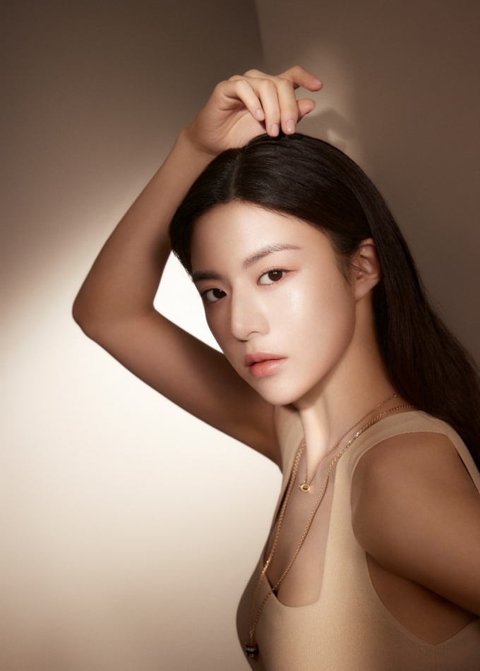 '얼굴 천재' 고윤정, 감탄 부르는 미모…광채 피부 '눈길' - 머니투데이