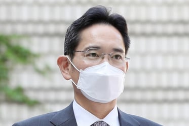 이재용, 가석방 후 첫 재판