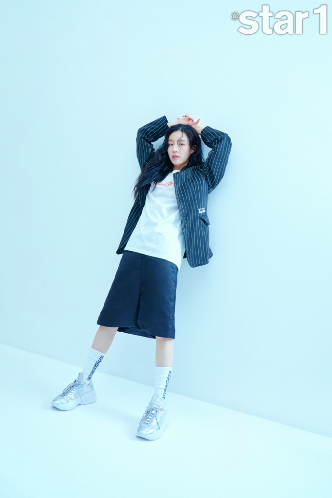 이유비, 어깨 드러낸 튤 드레스 '찰떡 소화'…청순미의 끝