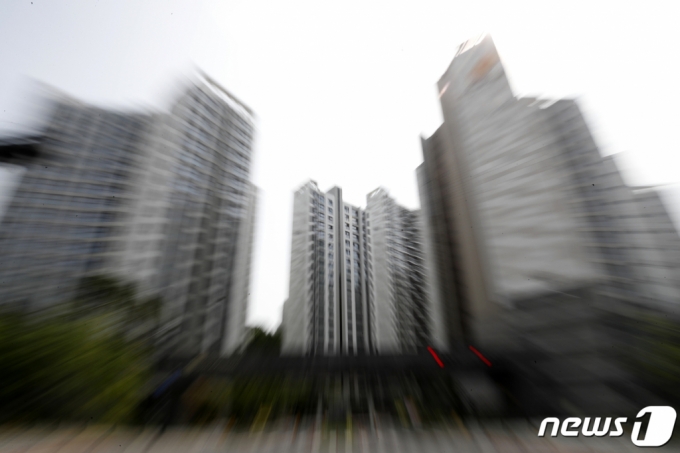 대출 막고 금리 올려도…8월 수도권 집값 13년 만에 최대폭 상승