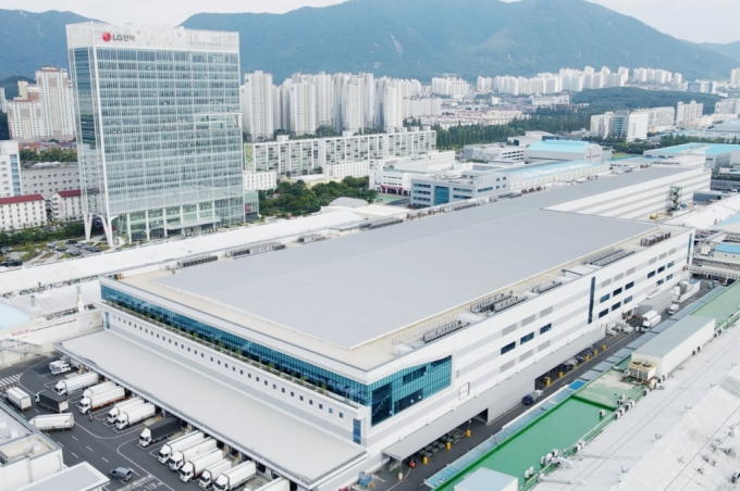 LG 스마트파크 통합생산동 전경. /사진제공=LG전자