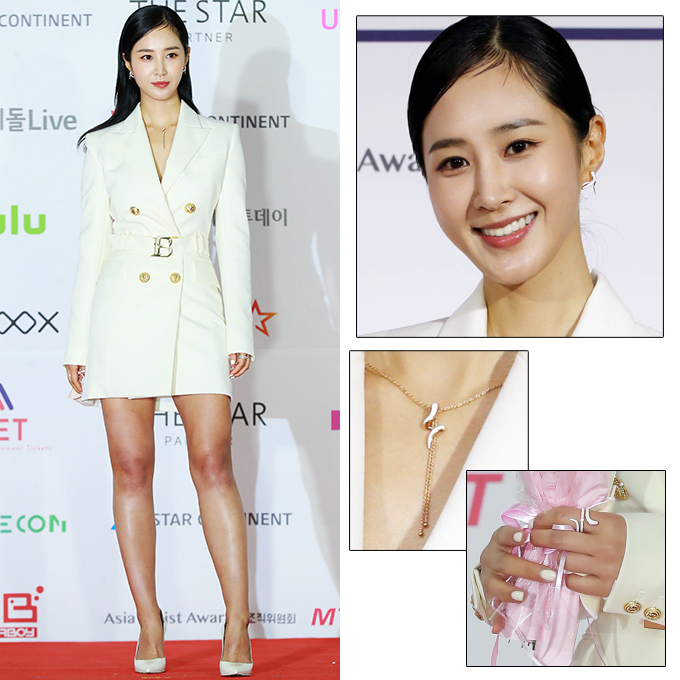 권유리, 하의실종 완성한 '1095만원' 올 화이트 룩… 권유리, 하의실종 완성한 '1095만원' 올 화이트 룩…
