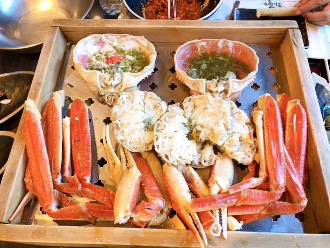맛있는 대게 두 마리. /사진=최우영 기자