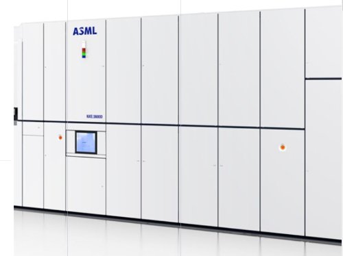 네덜란드 반도체 장비업체인 ASML이 생산하는 1800억원 짜리 극자외선(EUV) 노광기인 NXE3600D. 이 장비는 3~5나노미터의 미세회로 공정을 가능케한다./사진제공=ASML 홈페이지