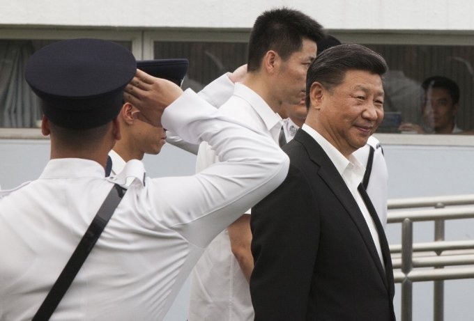 시진핑 중국 국가주석이 지나치게 세부적인 사안까지 일일이 간섭하는 지도자 스타일이어서 관리들이 어려움을 토로하고 있다는 분석이 나왔다. 사진=AFP 
