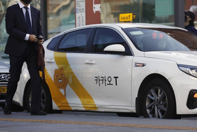 서울에서 운행중인 카카오T 택시 모습. /사진=뉴시스