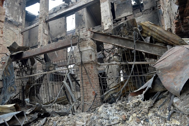 (하르키프 AFP=뉴스1) 우동명 기자 = 28일(현지시간) 우크라이나 하르키프 인근에서 치른 전투로 파괴된 학교의 모습이 보인다.  (C) AFP=뉴스1  