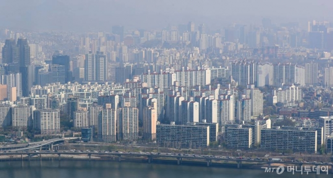 사진은 7일 서울 여의도 63스퀘어에서 바라본 서울 아파트의 모습. /사진=이기범 기자 leekb@