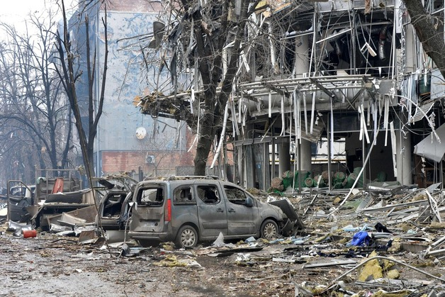 (하르키우 AFP=뉴스1) 우동명 기자 = 3일(현지시간) 우크라이나 하르키우에서 러시아 군의 폭격을 받아 파괴된 건물이 보이고 있다.  (C) AFP=뉴스1  