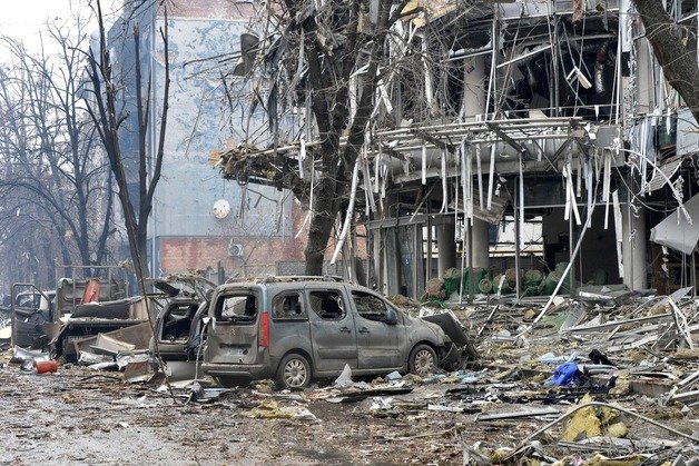 (하르키우 AFP=뉴스1) 우동명 기자 = 지난 3일(현지시간) 우크라이나 하르키우에서 러시아 군의 폭격을 받아 파괴된 건물이 보이고 있다.  (C) AFP=뉴스1  