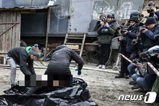 욕정에 눈 먼 러시아군…16살 임신부도 78살 할머니도 당했다 - 머니투데이 욕정에 눈 먼 러시아군…16살 임신부도 78살 할머니도 당했다 - 머니투데이