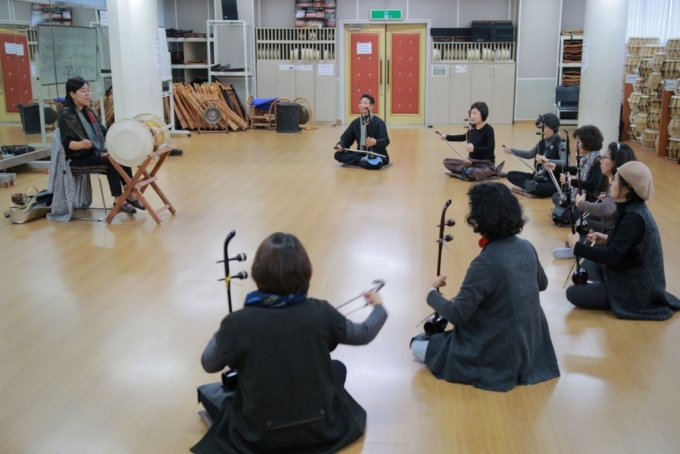 전통예술교육강좌 교육 현장. /사진=경기아트센터