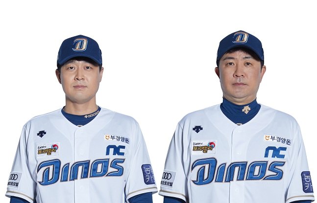 13일 1군으로 올라온 김수경(왼쪽)-진종길 코치. /사진=NC 다이노스