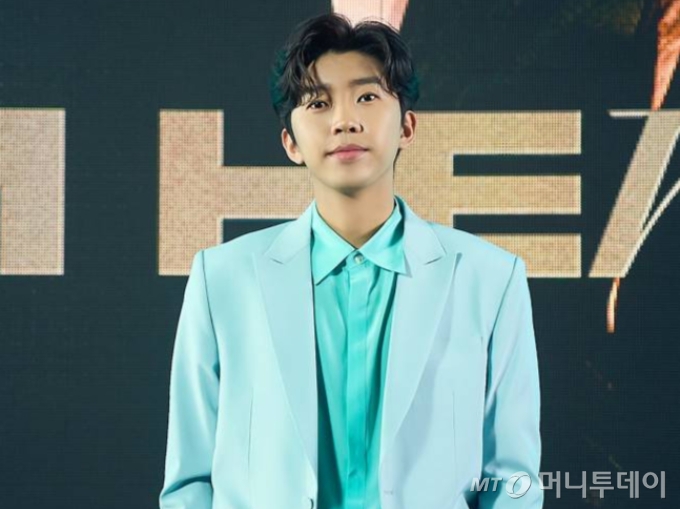 가수 임영웅 정규 1집 'IM HERO' 오피셜 포토./사진제공=물고기뮤직