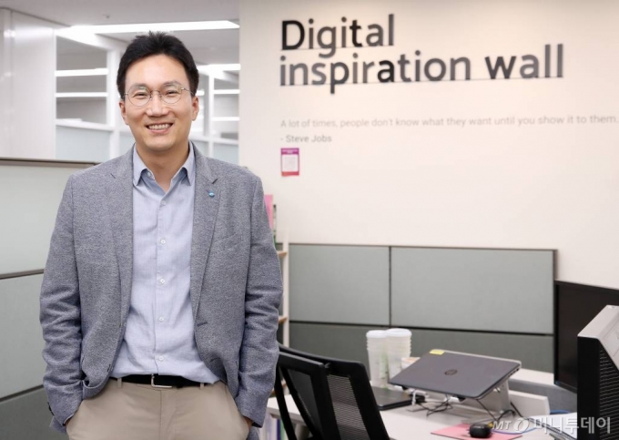 옥일진 우리금융지주 상무 인터뷰 /사진=김휘선 기자 hwijpg@