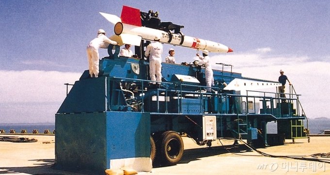 한국이 1990년대 개발했던 1단형 고체추진 과학로켓(KSR-1). / 사진=한국항공우주연구원