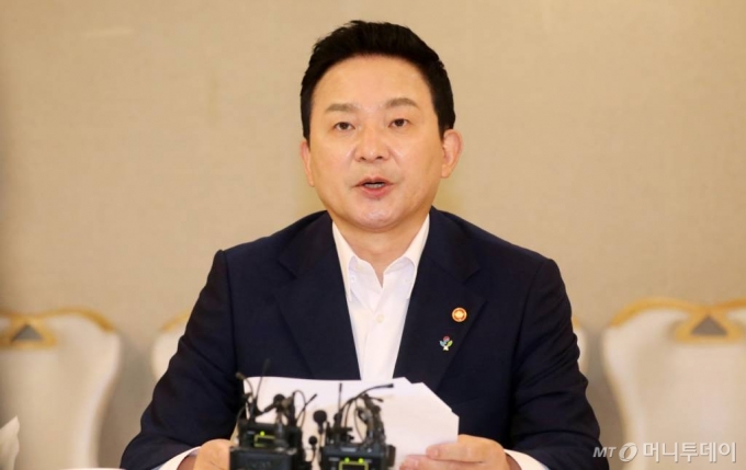 원희룡 국토교통부 장관이 21일 서울 종로구 세종대로 정부서울청사에서 열린 제1차 부동산 관계장관 회의에서 발언을 하고 있다. /사진=김휘선 기자 hwijpg@