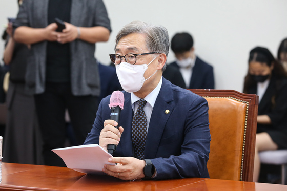 최재형 국민의힘 혁신위원장이 23일 오전 서울 여의도 국회에서 열린 최고위원회의에서 혁신위 운영에 대한 제안 설명을 하고 있다./ 사진=뉴스1