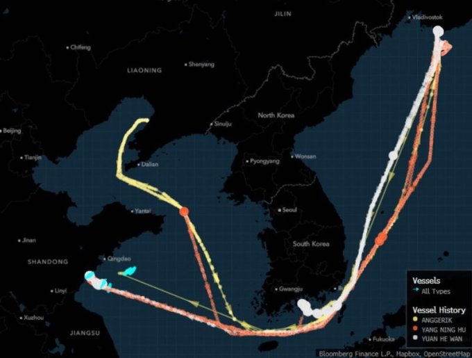 러시아에서 원유를 싣고 중국으로 이동한 선박들의 항로/사진=블룸버그 