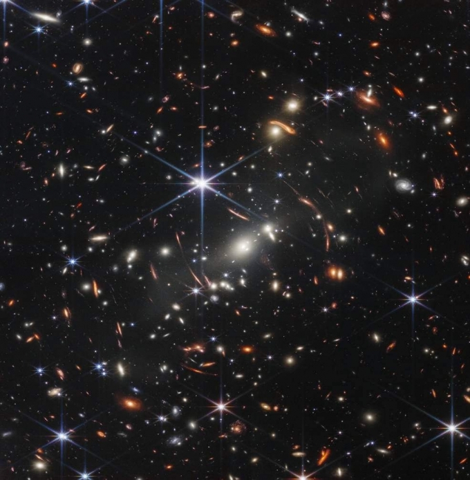 은하단 'SMACS 0723'. / 사진=미국항공우주부(NASA)