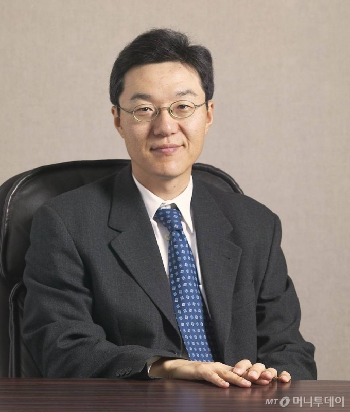신동익 메가마트 대표이사