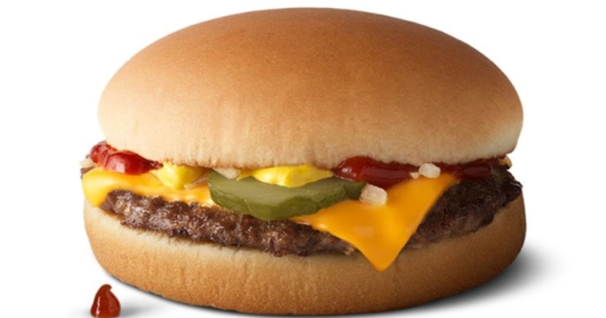 英 맥도날드 치즈버거 14년 만에 가격 인상…'99펜스' 무너졌다 - 머니투데이