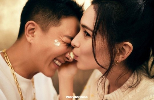 슈주 출신 한경, 美 배우 아내와 만삭 화보…행복한 미소 - 머니투데이 슈주 출신 한경, 美 배우 아내와 만삭 화보…행복한 미소 - 머니투데이