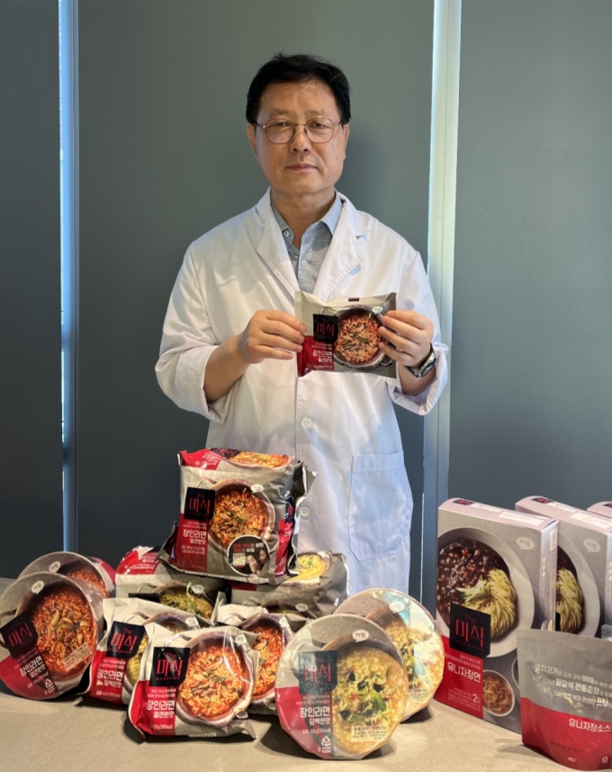 "매일 오전 라면만 먹고 점심은 걸러요"… '장인라면' 탄생 비화