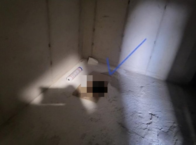부산의 한 신축아파트 사전점검 당시 승강기 샤프트쪽에 발견된 인분. /사진=온라인 커뮤니티
