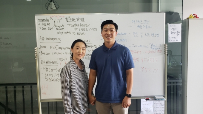  야호랩 권영욱 대표(왼쪽)와 윤선희 최고운영책임자(COO) /사진=최태범 기자 