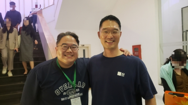 26일 베트남 호치민에서 열린 '스타트업 휠(Startup Wheel) 2022'의 글로벌 스타트업 탑5 선정된 김윤승 랩에스디 대표(왼쪽)와 강정석 에이젠글로벌 대표 /사진=최태범 기자