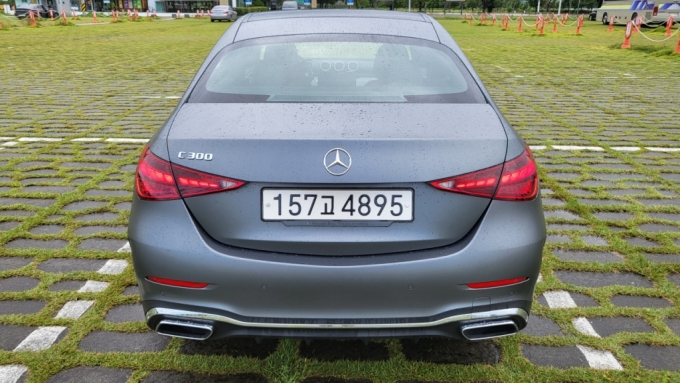 메르세데스-벤츠 C300 AMG 라인/사진=이강준 기자