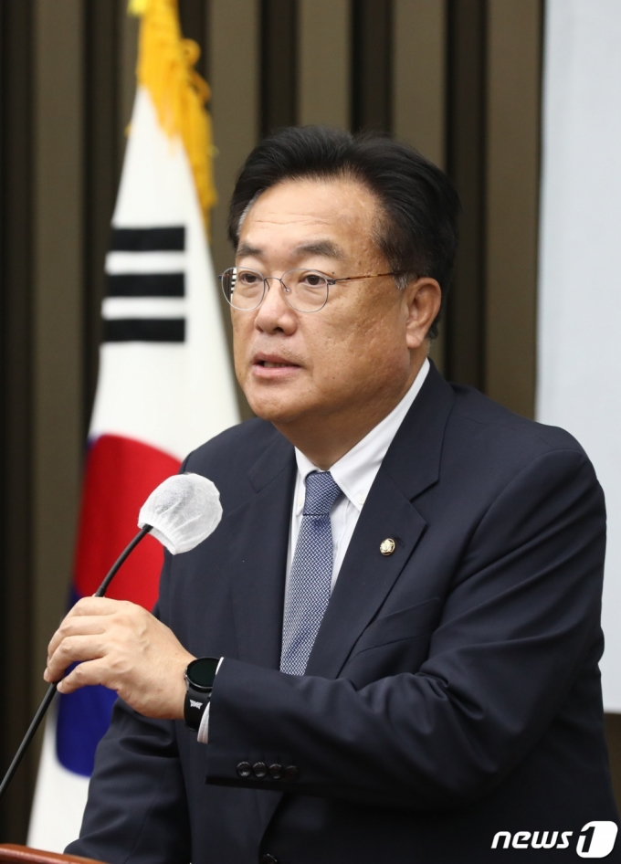 (서울=뉴스1) 이재명 기자 = 정진석 국민의힘 비상대책위원장이 22일 오후 서울 여의도 국회에서 열린 의원총회에서 발언을 하고 있다. (공동취재) 2022.9.22/뉴스1 Copyright (C) 뉴스1. All rights reserved. 무단 전재 및 재배포 금지.