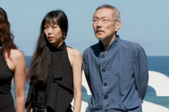 5년째 공개열애' 김민희, 근황포착… 5년째 공개열애' 김민희, 근황포착…