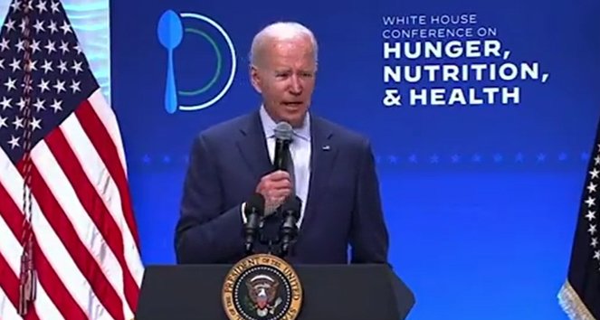 28일(현지시각) 오전 조 바이든 미국 대통령이 기아·영양·보건 관련 회의에서 숨진 연방 하원의원의 이름을 불렀다./사진=트위터